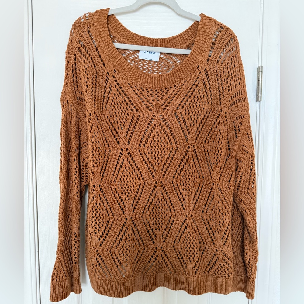 Old Navy Tan Crew Neck Sweater with Geometric Knit